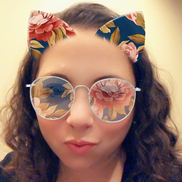 Meet your Posher, Julie - Picture 3 of 4